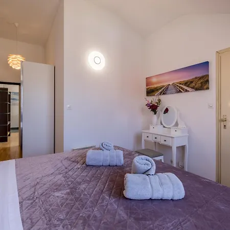 Urban Utopia Penthouse With Private Parking Apartment Split