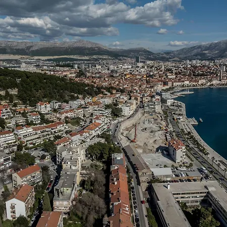 Apartment Urban Utopia Penthouse With Private Parking