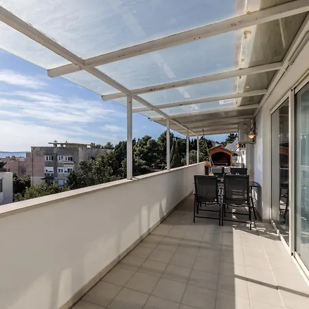 Apartman Urban Utopia Penthouse With Private Parking Split