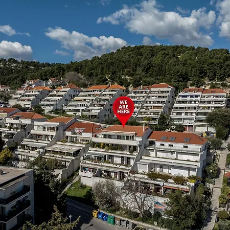 Urban Utopia Penthouse With Private Parking Apartman