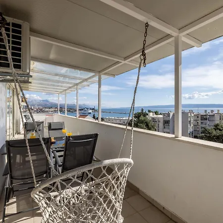 Urban Utopia Penthouse With Private Parking