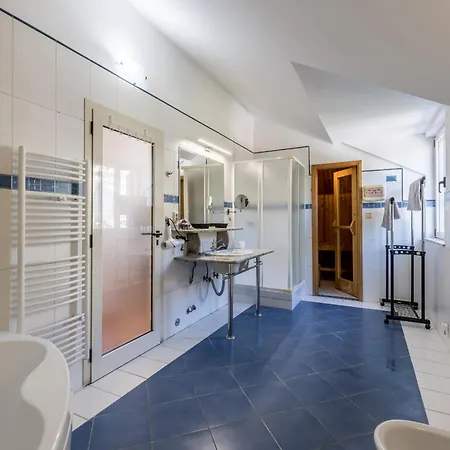 Urban Utopia Penthouse With Private Parking Apartamento